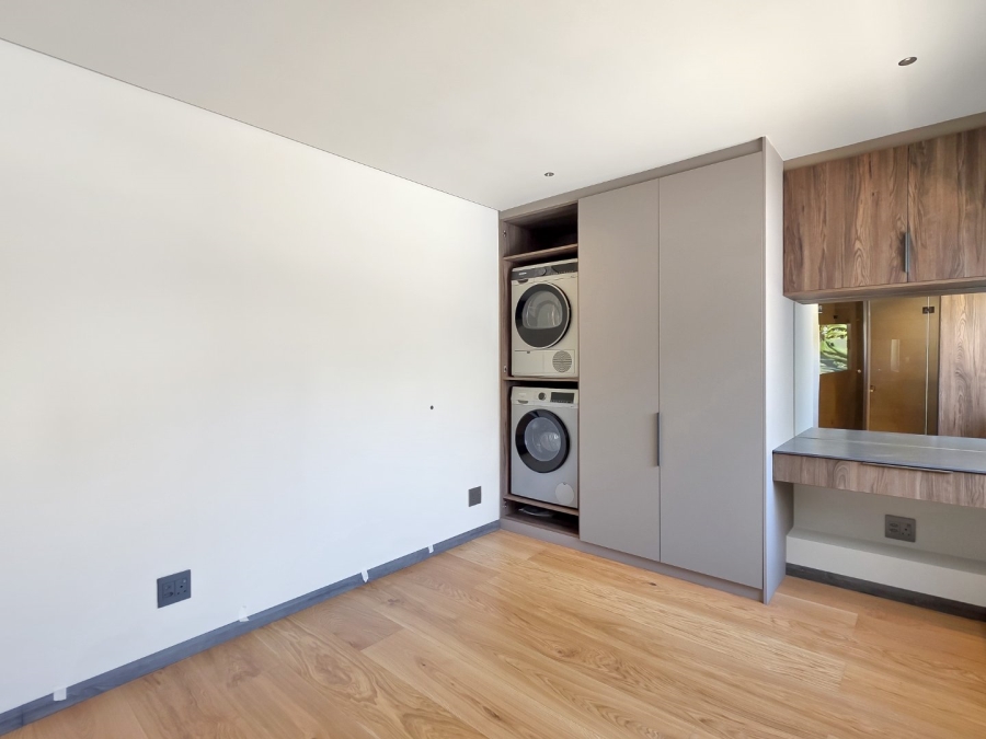 2 Bedroom Property for Sale in Sea Point Western Cape